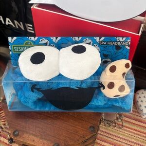 Bundle of Hair Accessories- NWT 
17 Items Included